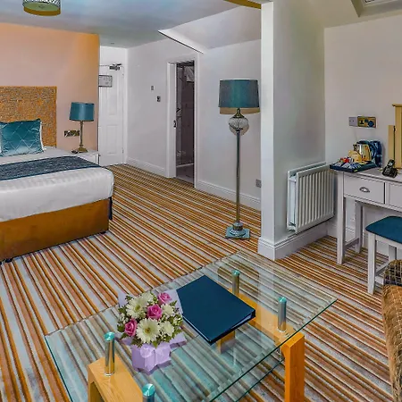 Brook Boutique Hotel 4*