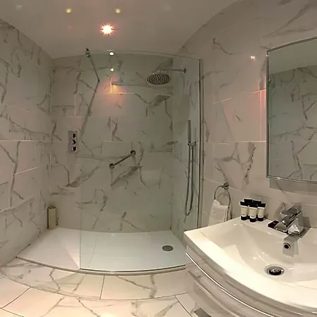 Hotel Brook Boutique 4*