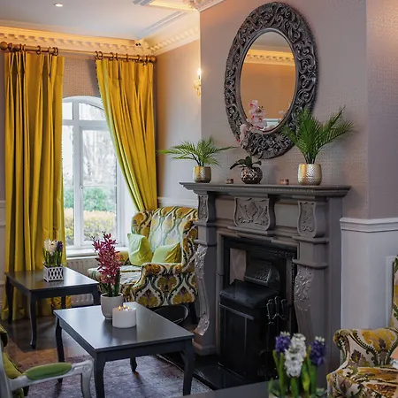 Hotel Brook Boutique 4*