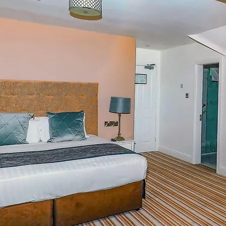 Hotel Brook Boutique 4*